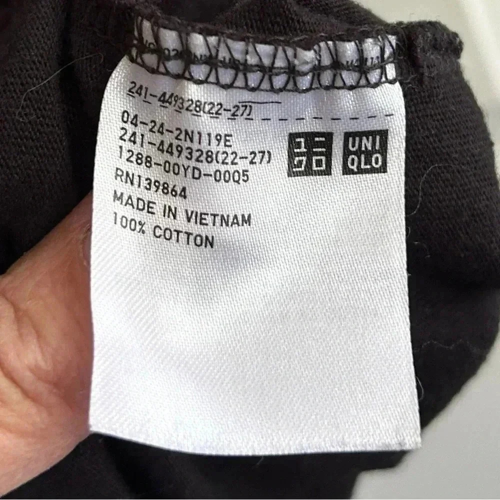 EUC black Uniqlo UT “My Life with Animals” pug graphic tee. Size XS - runs big - Picture 5 of 8